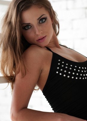 Соблазнительная модель в чулках